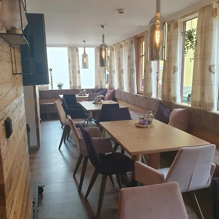 Embacher Gmbh & Co Kg 3*