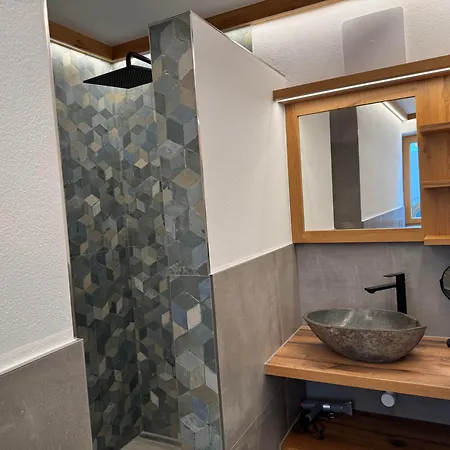 Embacher Gmbh & Co Kg B&B