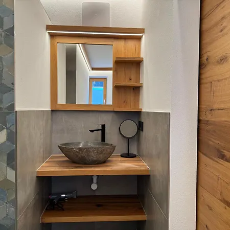 Embacher Gmbh & Co Kg 3*